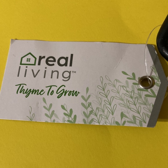 “Remember Your Roots” Table Decor - Picture 9 of 9